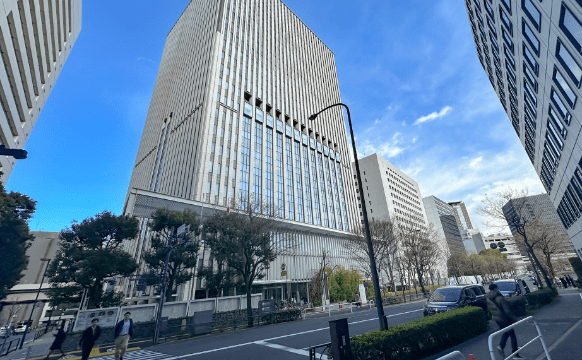 千代田区役所「九段下」駅より徒歩5分/約360m